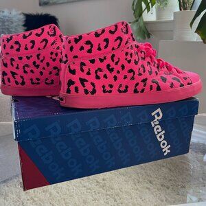 Reebok T RAWW Classic Pink Tyga - Size 13